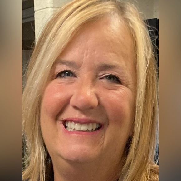 Meet your Posher, Caryl - Picture 1 of 1